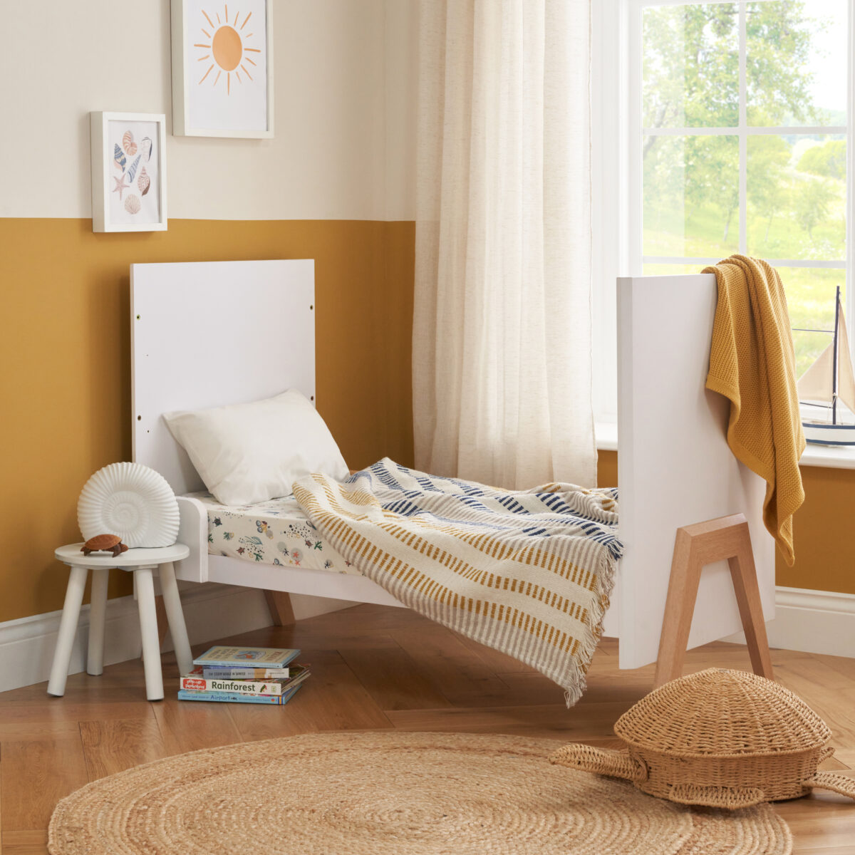 Fuori Mini 2 Pc Room Set - White & Light Oak 11