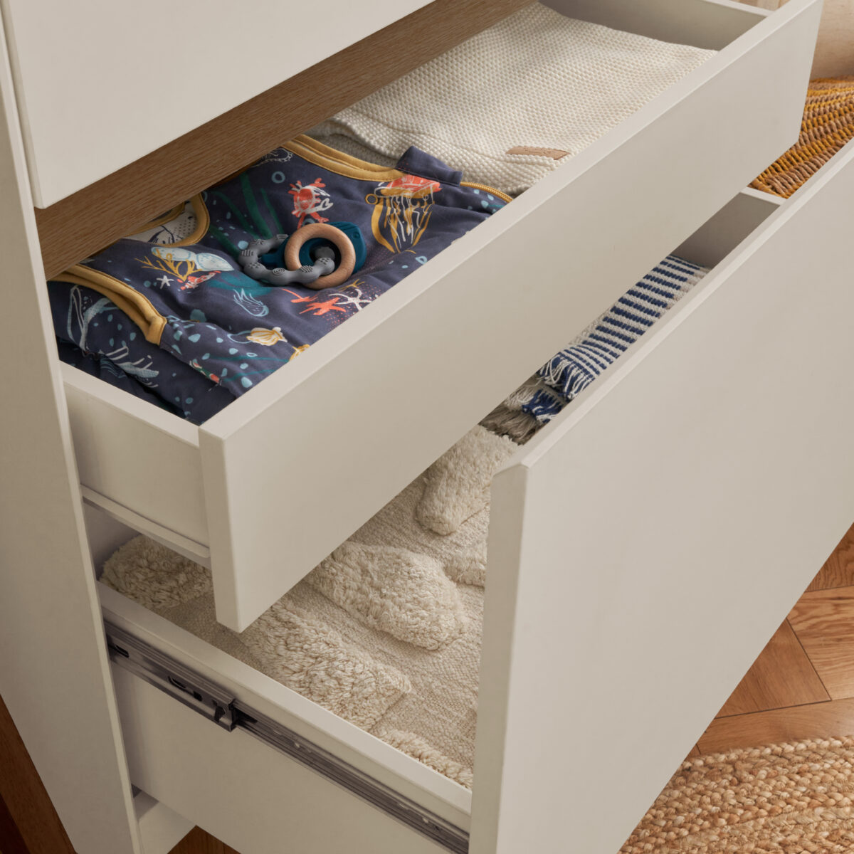 Fuori Wardrobe - White Sand & Warm Walnut 7