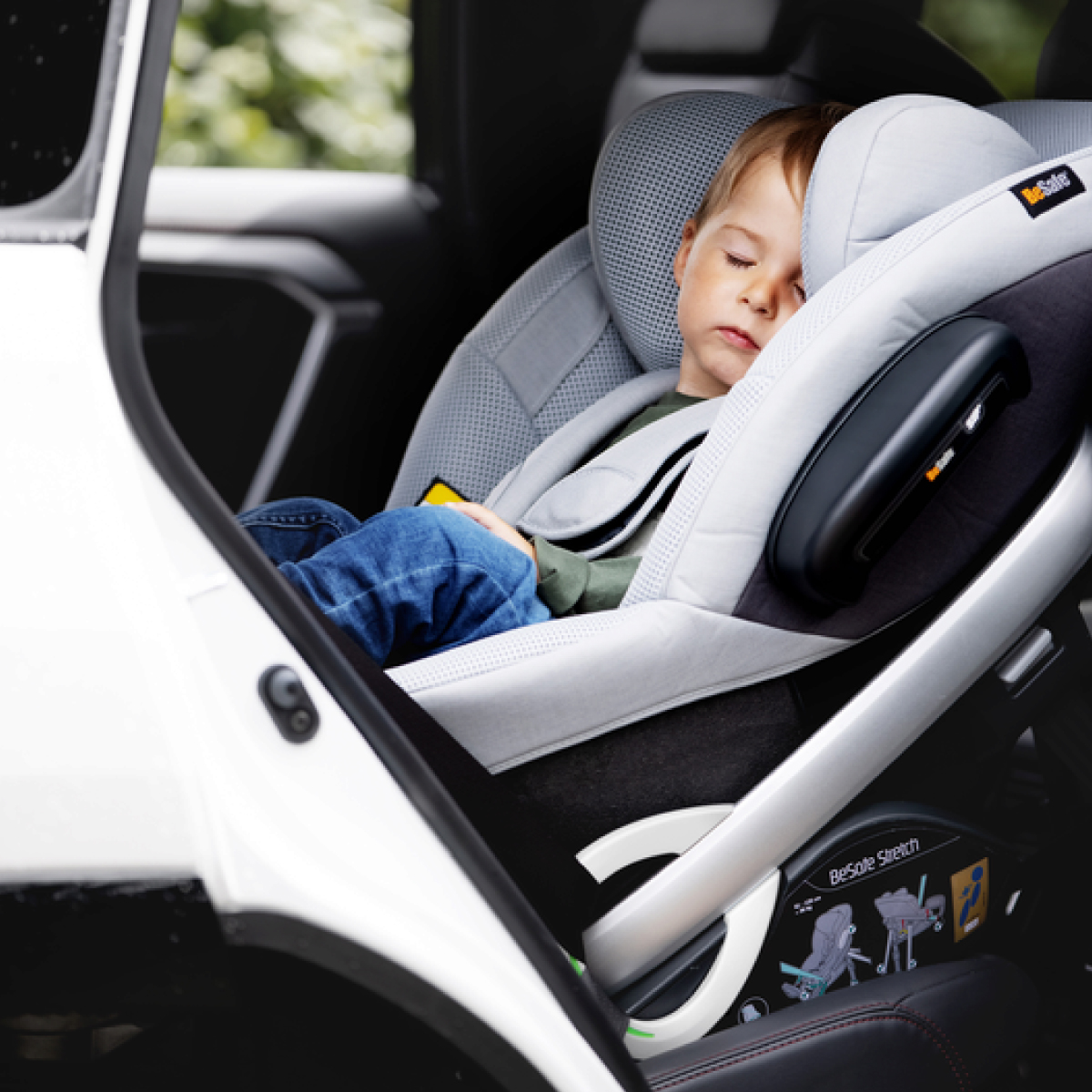 Toddler in ISOFIX car seat.